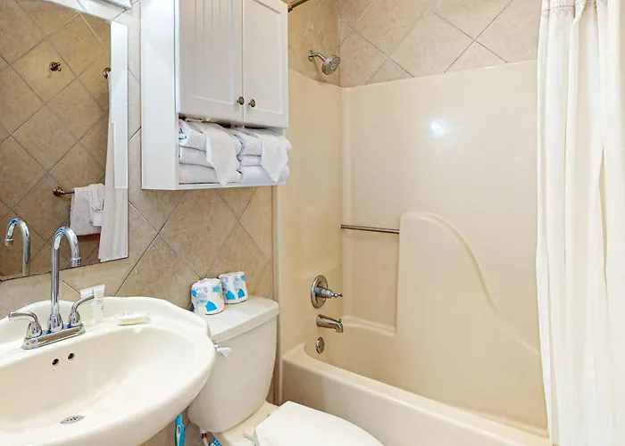 Top-floor With Pool & Great Views - Close To The Gulf Shores