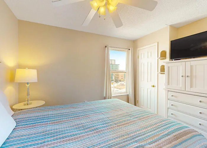 Top-floor With Pool & Great Views - Close To The Holiday home *