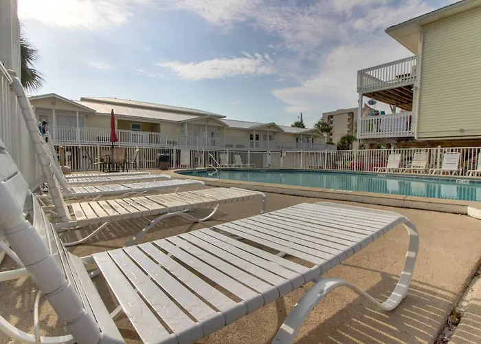 Holiday home Top-floor With Pool & Great Views - Close To The Gulf Shores